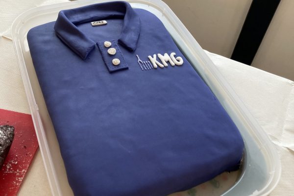 cake of a KMG t-shirt